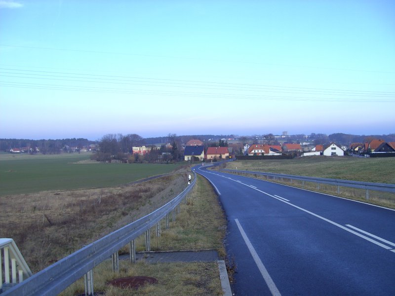 Blick auf Guben und Ortsteil Deulowitz von einer Brcke ber Ortsumgehung, 14.01.2008