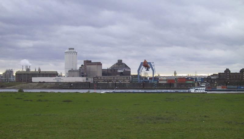 Blick auf den Hafen von Krefeld