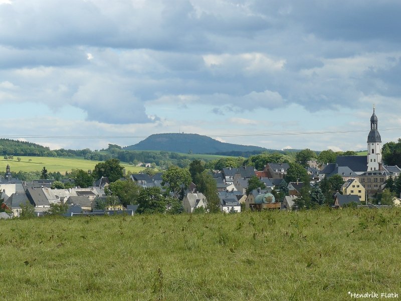 Blick auf meinen Heimatort Schlettau; Im Hintergrund ist der Brenstein zu erkennen. Aufgenommen am 20.06.2008
