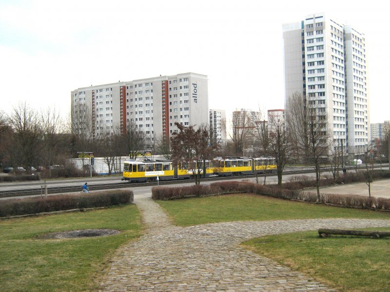 Blick auf die Neubauten von Marzahn, schneeloser Winter am 17. 1. 2008