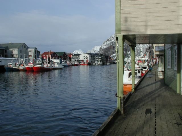 Blick entlang des Hafens.