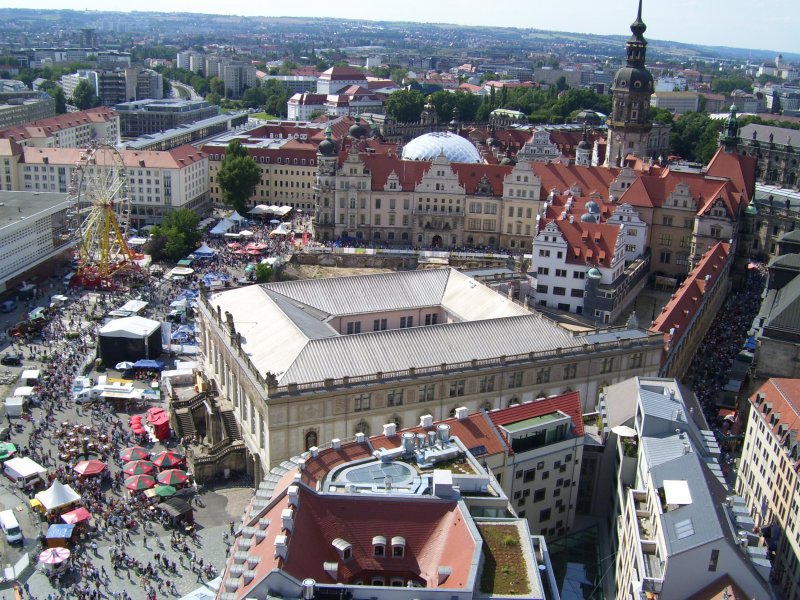 Blick von der Frauenkirche auf das Verkehrsmuseum Dresden am 17.08.08.