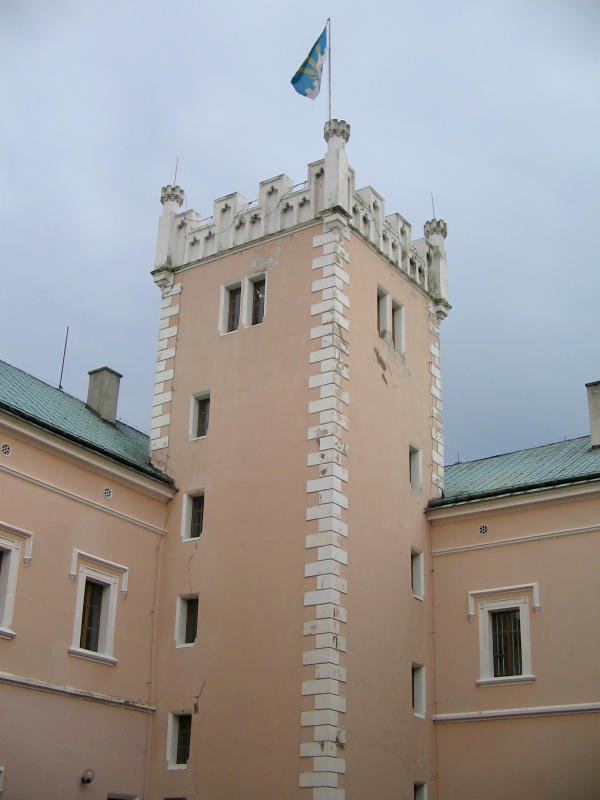 Blick vom Innenhof des Schlosses Klasterec auf einen der vier Trme. Das Wetter zeigte sich wiedermal von seiner besch... Seite, 01.12.07