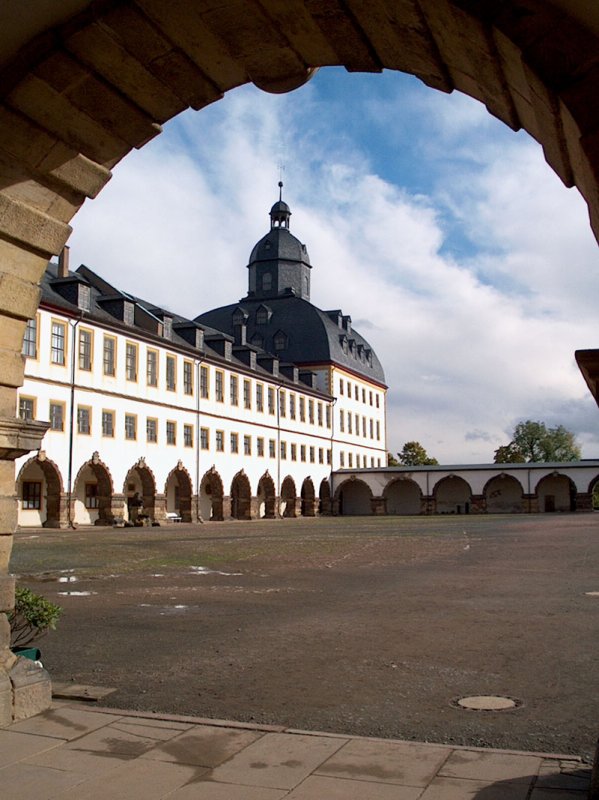 Blick in den Innenhof von Schloss Friedensstein; Gotha, 07.10.2003
