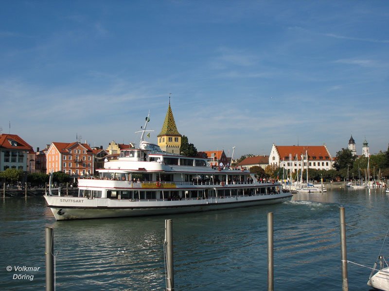 Blick von der Mole in den Hafen von Lindau am Bodenseee mit MS Stuttgart - 10.10.2006
