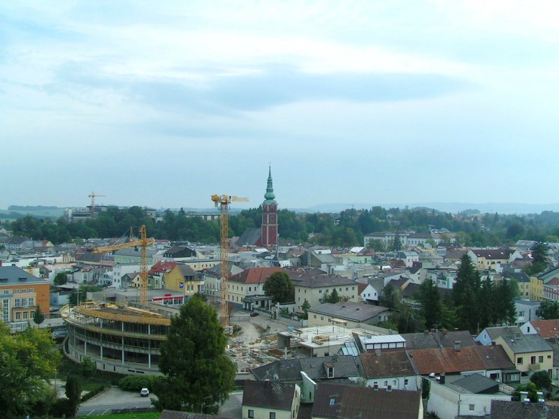 Blick in Richtung Osten ber die Stadt RIED i.I. aus dem ca. 45mtr. hohen Feuerwehr-Krankorb (Tag d. offenen Tr FF-Ried 2006-10-01)