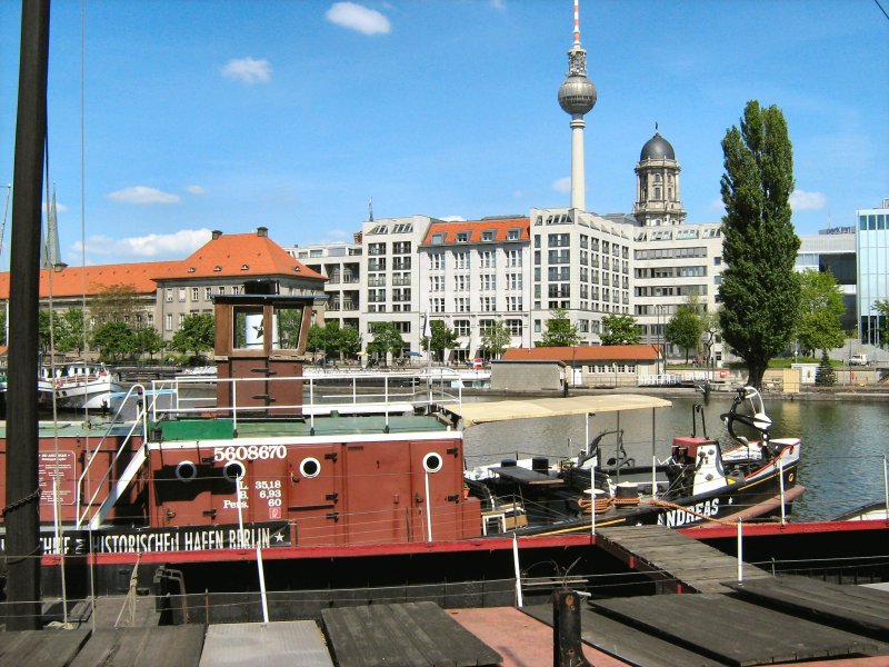 Blick von der Spree zum Fernsehturm,
Sommer 2007