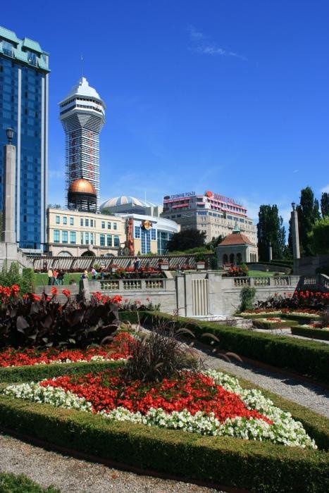 Blick vom Stadtpark zum Casino.