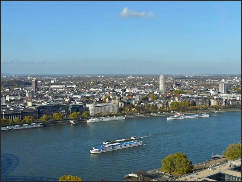 Blick vom Triangle auf den Rhein und die Kirche Sankt Kunibert am 08.11.08. (Jeanny)
