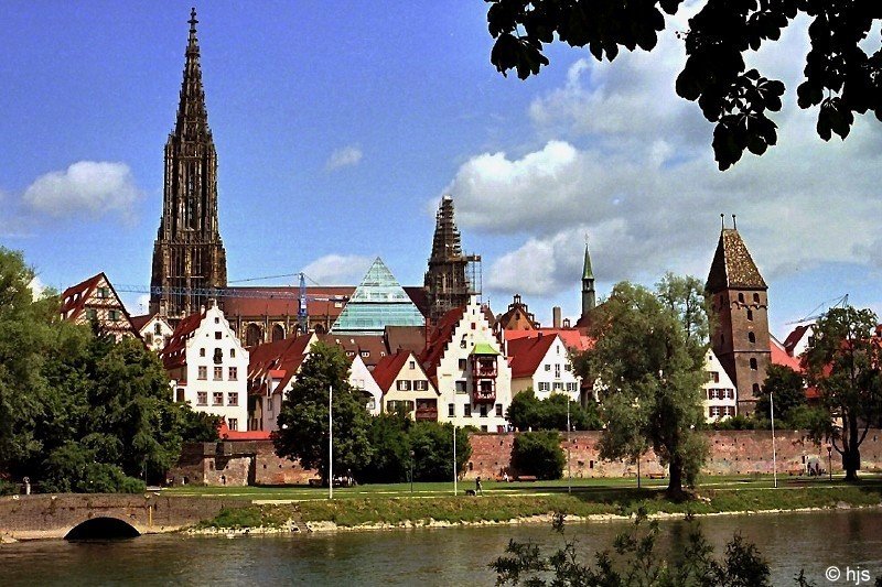 Blick ber die Donau auf die Altstadt (Juni 2004)