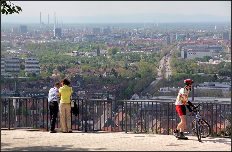 Blick ber Karlsruhe, vom Durlacher Turmberg aus. 19.04.2009 (Matthias)