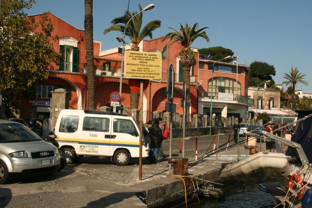 Blick in die Via Lungamare Iasolino in Ischia Porto; 09.02.2008