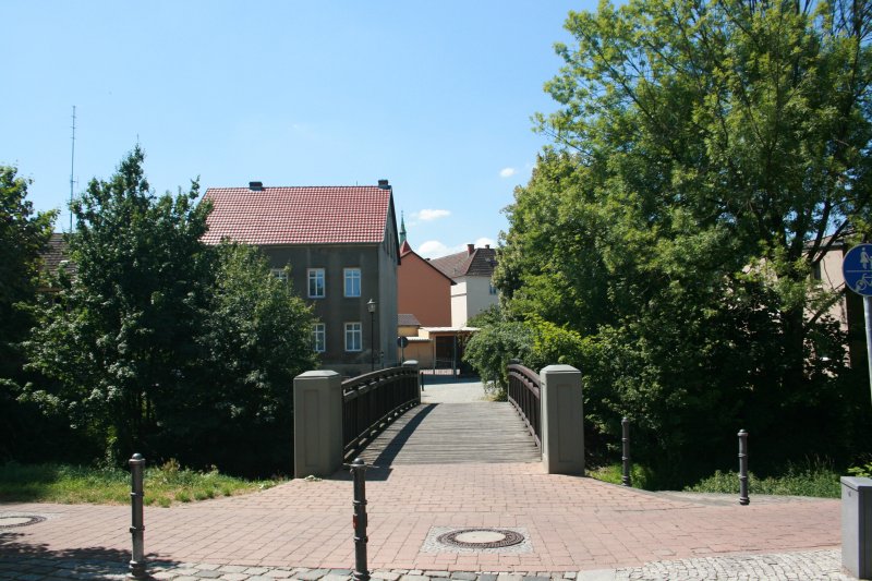 Brcke Kleine Kirchstrae/ Poetensteig, Teil des Oder-Neisse-Radweg. Der Fernradweg fhrt hier ber die Brcke