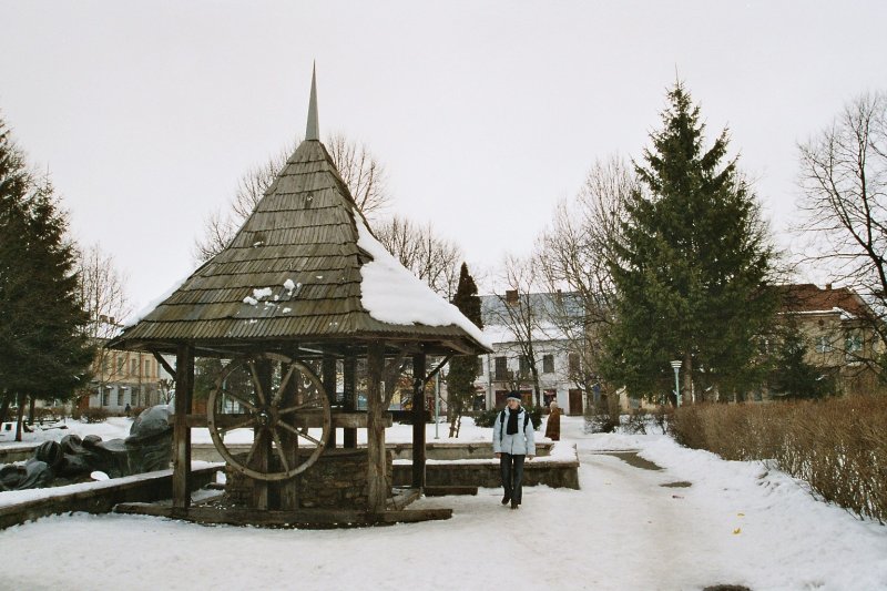 Brunnen in Zentrum von Sambir 04-09-2004
