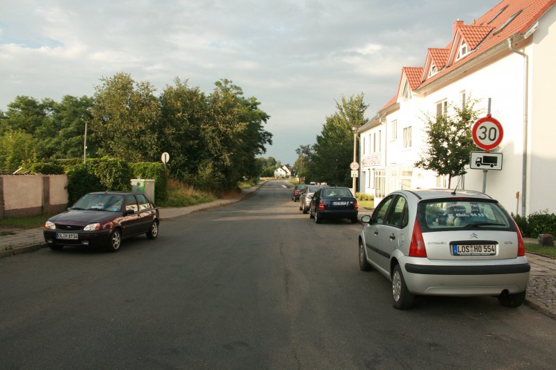 Buchwaldstrae, Richtung Oderdamm, Teil des Oder-Neisse-Radweg