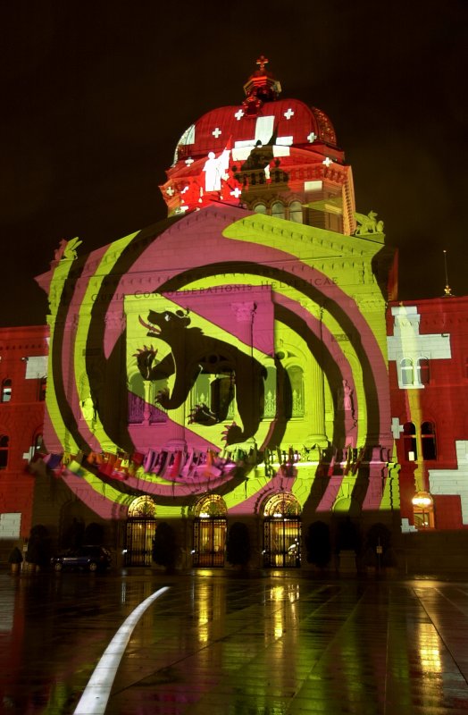 Bundeshaus mit projektion Schweizerkreuz und Bernerwappen.
22.11.2008