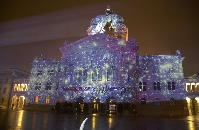 Bundeshaus mit Weltall look.22.11.2008