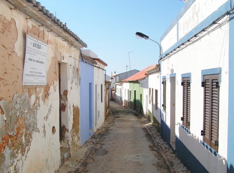 BURGAU, Gemeindeteil Salema (Concelho Vila do Bispo), 09.02.2005, in der Rua dos Pescadores