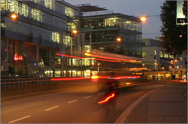 Busbild, Bahnbild, Stdtefoto. 7.11.2006 (Matthias)