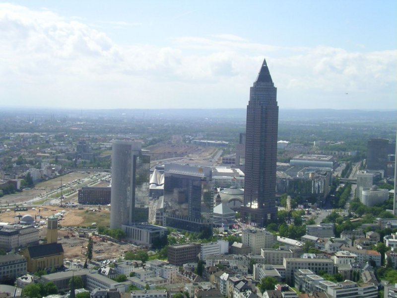 Castor, Pollux und der Messeturm. Fotographiert auf der Aussichtsplattform des Trianon, anllich des Wolkenkratzerfestivals am 12.05.2007