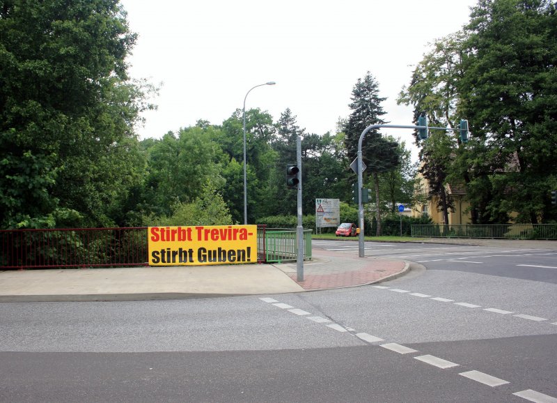 Cottbuser Strae/Karl-Marx-Strae, Stirbt Trevira - Stirbt Guben ... oder ist Guben schon lngst Tod und es hat noch keiner so richtig gemerkt ? 31.05.09