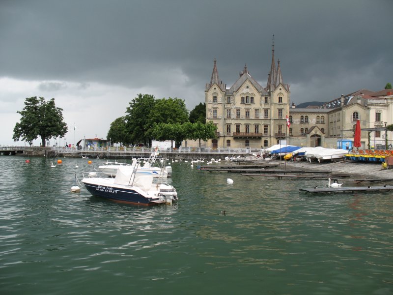 Das alte Chteau in Vevey.
Die Gemeinde verkaufte es vor kurzem zu einem symbolischen Preis von 1.- Franken an einen Geschftsman der grosses damit vorhat.  