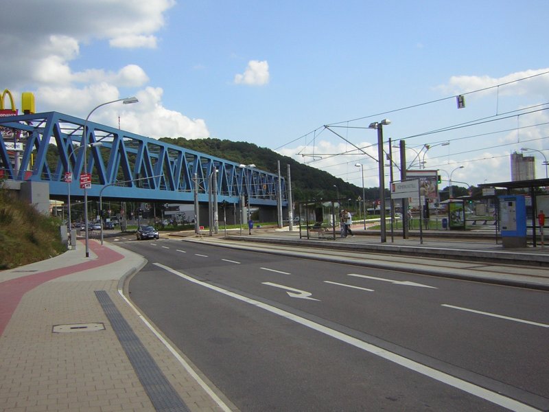 Das Bild zeigt die neue Brcke an der Haltestelle Rmerkastell in Saarbecken. Die neugestaltung des Rmerkastell ist demnchst beendet.