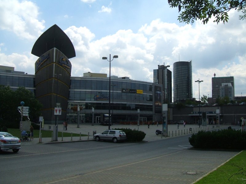 Das Cine Star am Dortmunder Hbf. rechts das Dreier Hochhaus,
der RWE Tower und das Sparkassen Hochhaus