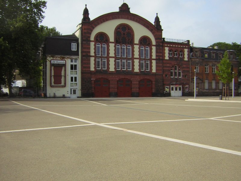 Das Foto zeigt die Alte Feuerwache in Saarbrcken am Landwehrplatz. Heute spielt das Saarlndische Landestheater in diesem Gebude einige seiner Stcke.