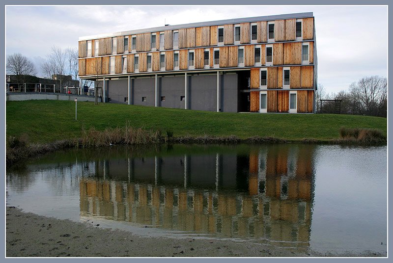 Das Gastdozentenhaus von Kohlhoff + Kohlhoff im Universittscampus Stuttgart-Vaihingen. Fertigstellung 1996. 11.1.2006 (Matthias)