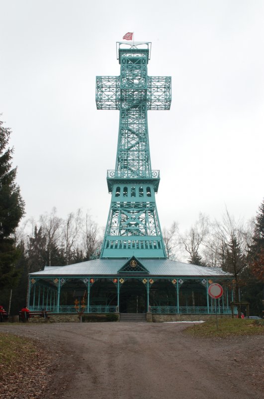 Das Josephskreuz auf dem 580m hohen Auerberg, nur einige Kilometer von Stolberg (Harz) entfernt. Dieser heutige Aussichtsturm, in der Form eines Doppelkreuzes, wurde im 19. Jahrhundert gebaut und zhlt 100 000 Niete. 
20.02.2007