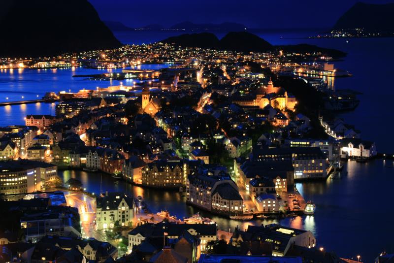 Das lesund-Panorama mit typisch westnorwegischem Wettercharakter; 06.10.2009