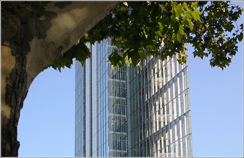 Das markante Hochhaus an der Heilbronner Strae, nhe des Hauptbahnhofes. 26.10.2006 (Matthias)