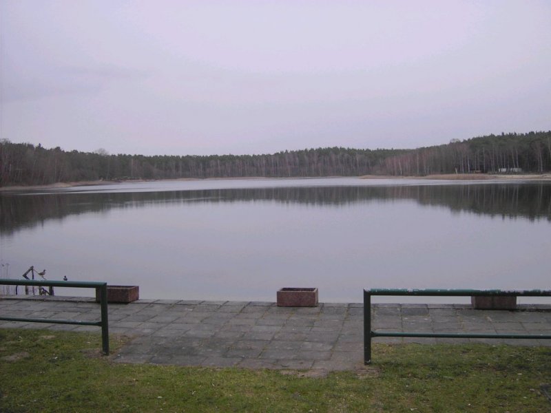 Das  noch  Naherholungsgebiet fr die Stadt Guben. CampDeulo liegt leider im Planungsbereich fr die Erweiterung eines Braunkohletagebaus. Seeblick