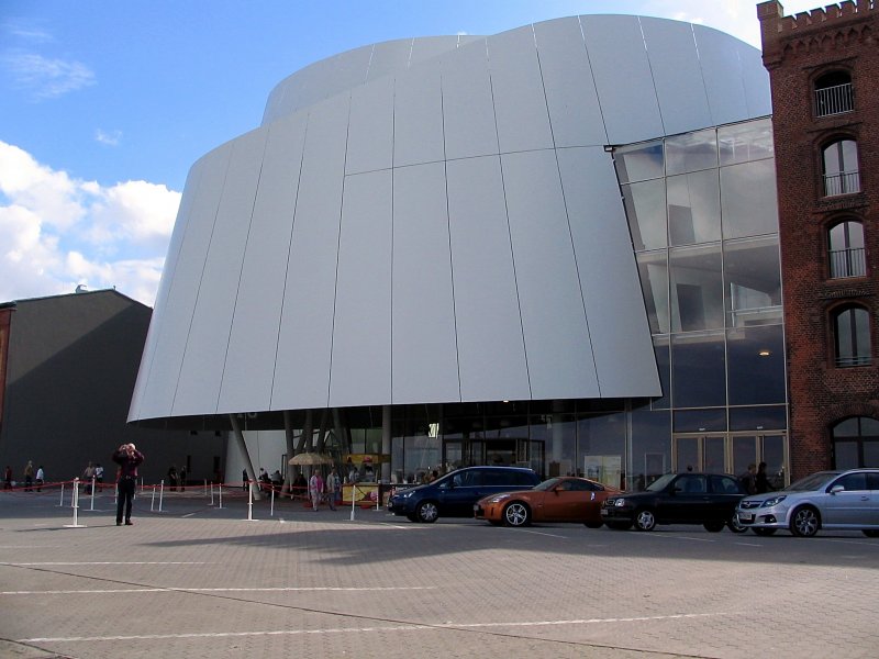 das Ozeaneum im Hafen von Stralsund eines der meist besuchten Urlauberzentrin 