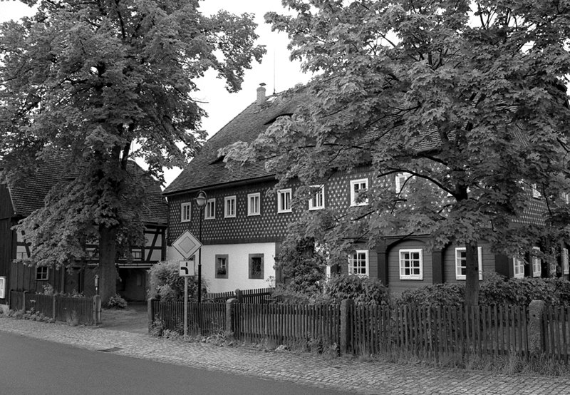 Das Pfarrhaus in Obercunnersdorf; Mai 2005.