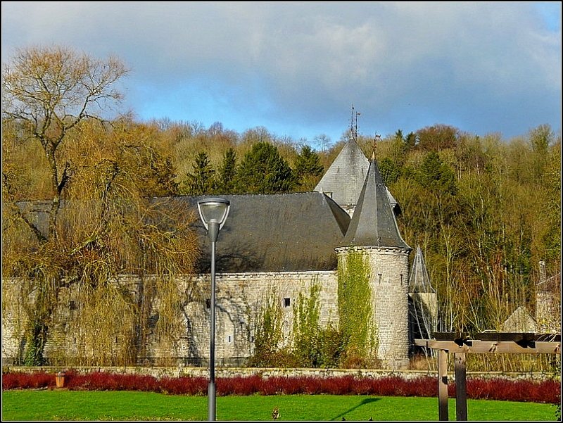 Das Schloss von Spontin aufgenommen am 07.12.08. (Jeanny)