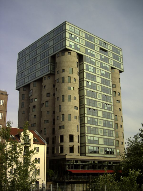 Das Silo, frher Getreidespeicher heute Brohaus in Harburg