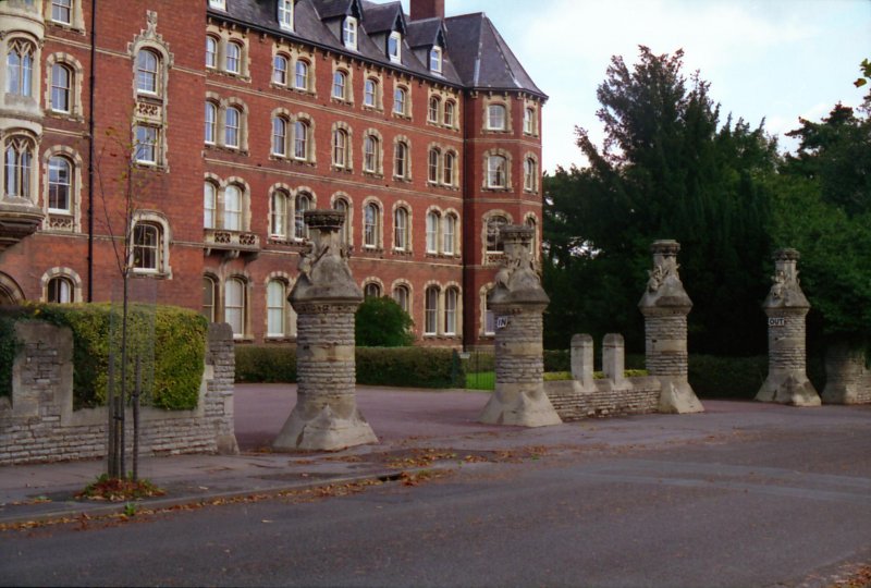 Das  St. James College  (for girls) mitten in Graet Malvern 