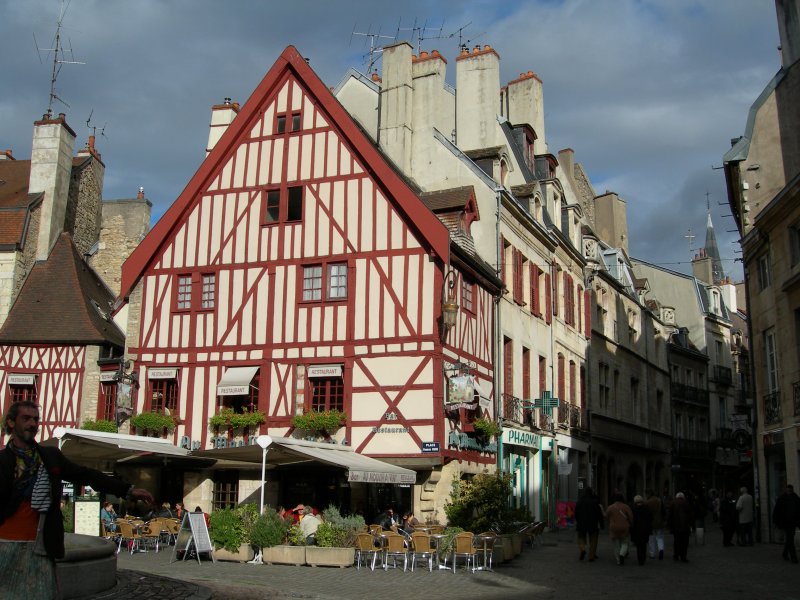 Das typische Dijon Foto: Das Restaurant Au Moulin  Vent.
Okt. 2006