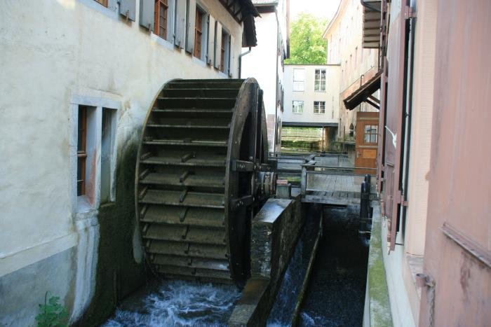 Das Wasserrad am Papiermuseum in Sankt Alban; 16.07.2008