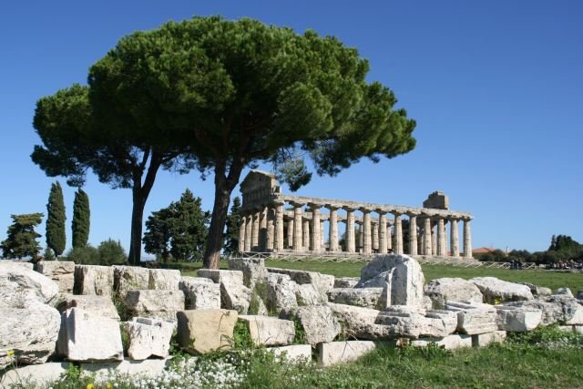 Den Kernbereich der antiken Stadt boten die drei dorischen Tempel.