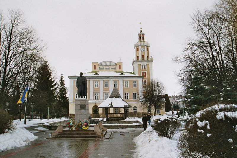 Denkmal von Teras Shevchenko bei Rathaus 
Sambir Ukraine
09-03-2004 