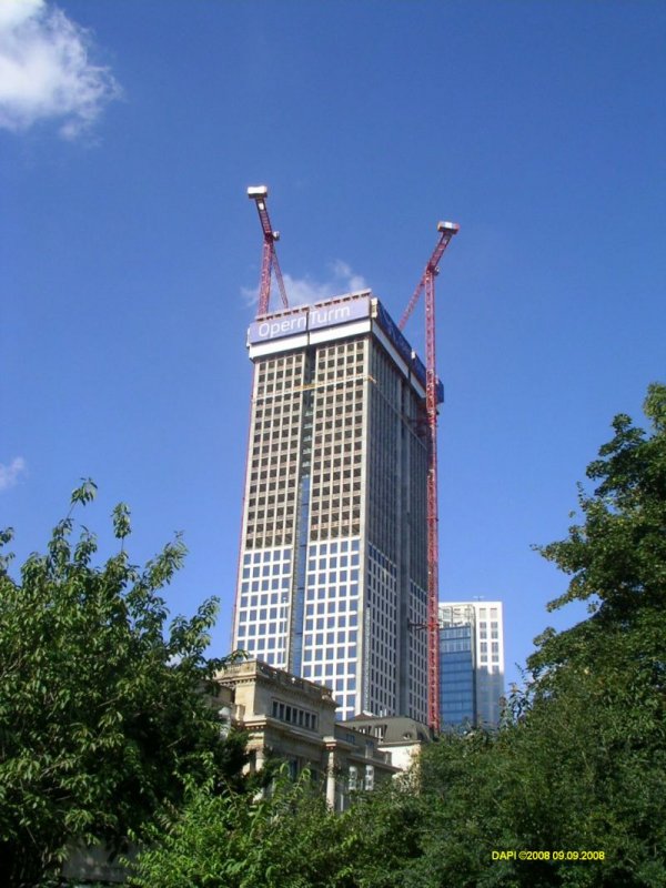 Der im Bau befindliche Opernturm am 09.09.08. Der Rohbau ist mittlerweile 150 Meter hoch. 18 Meter fehlen noch bis zur endgltigen Hhe.