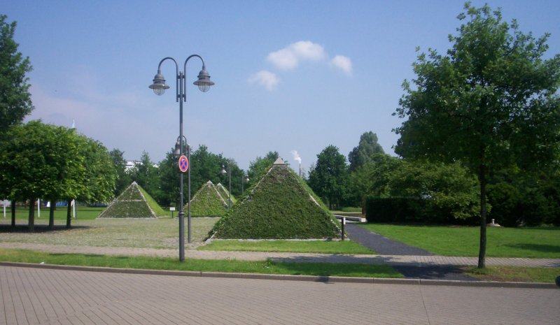 Der Businesspark Niederrhein ist nicht nur ein Gewerbegebiet, sondern auch ein Park mit sehr viel Grn, modernen Gebuden und Kunstobjekten.