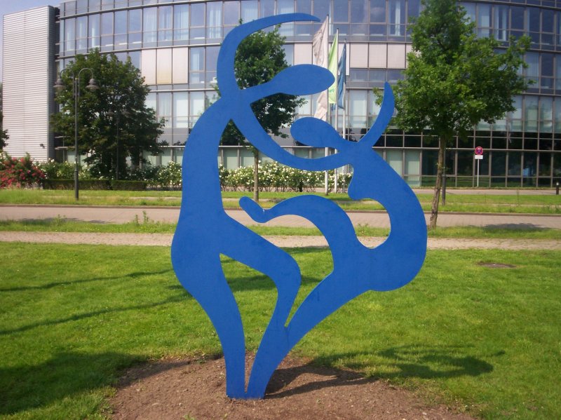 Der Businesspark Niederrhein ist nicht nur ein Gewerbegebiet, sondern auch ein Park mit sehr viel Grn und Kunstobjekten. Duisburg - Rheinhausen, Asterlagen