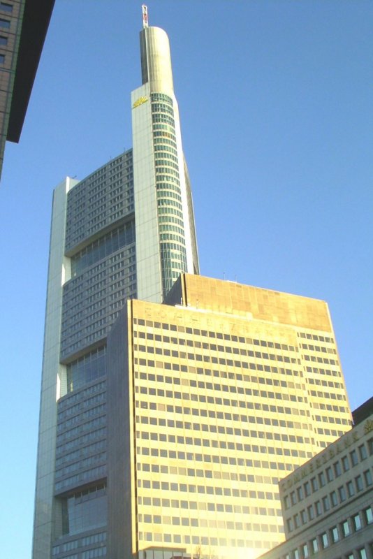 Der Commerzbank Tower ist der hchste Wolkenkratzer Frankfurt und Deutschlands. 