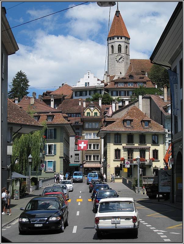 Der dichte Autoverkehr in einigen Teilen der Altstadt von Thun ist leider etwas strend. (23.07.2008)
