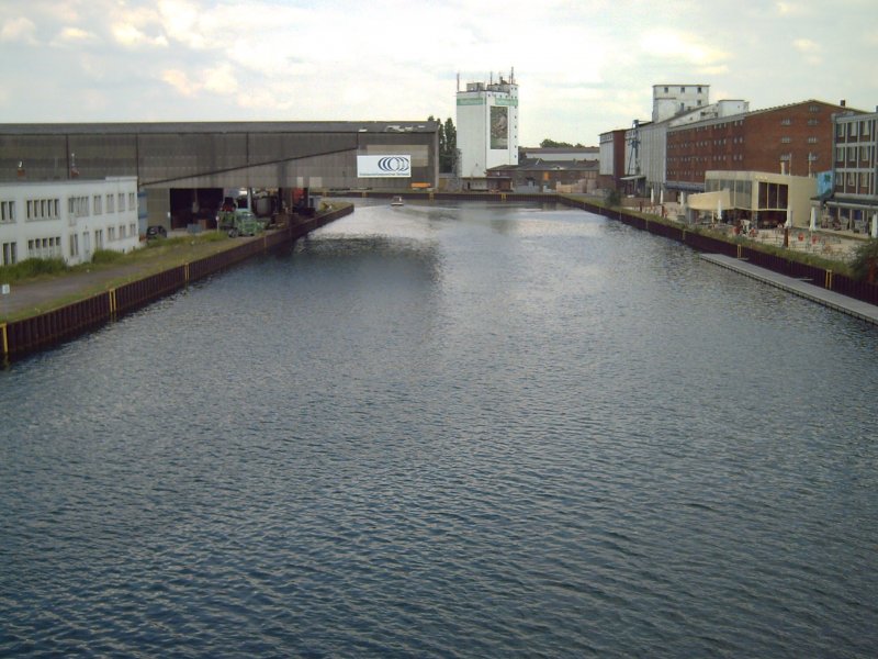 Der Dortmund-Ems-Kanal am Dortmunder Stadthafen