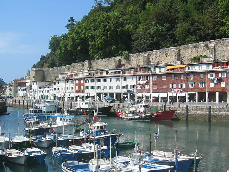 Der Fischereihafen von San Sebastian im September 2004.